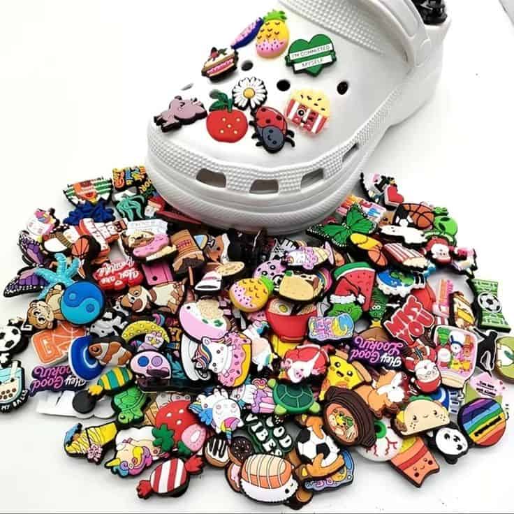 Angry Red Cartoon Bird Premium Shoe Charm Accessory 467-11 Shoe Charm