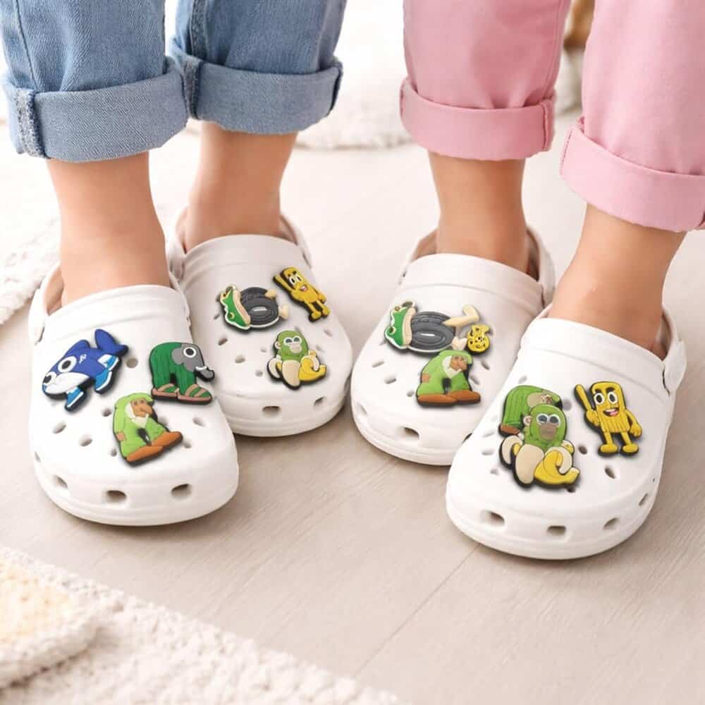 Angry Red Cartoon Bird Premium Shoe Charm Accessory 467-11 Shoe Charm