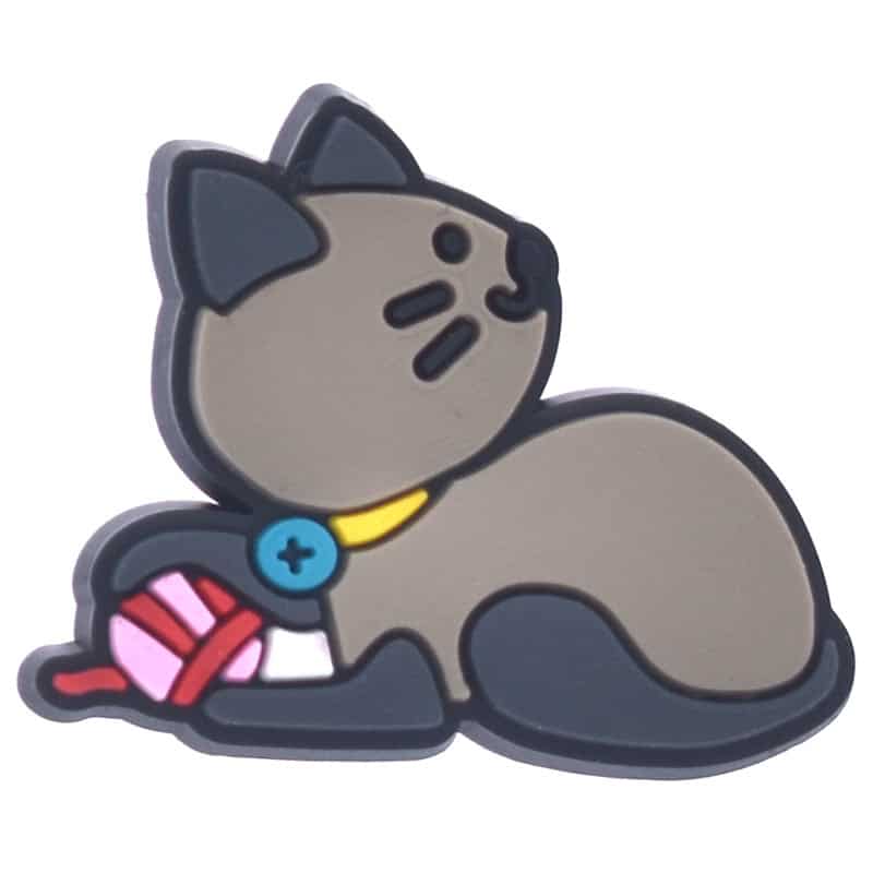 Grey cat playing with string 691-07 - Shoe Charm